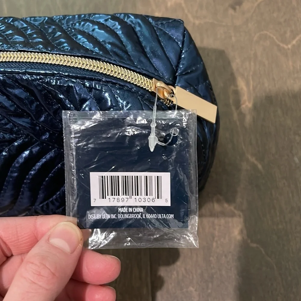 New Ulta Beauty makeup bag  Navy blue color with rose gold zipper